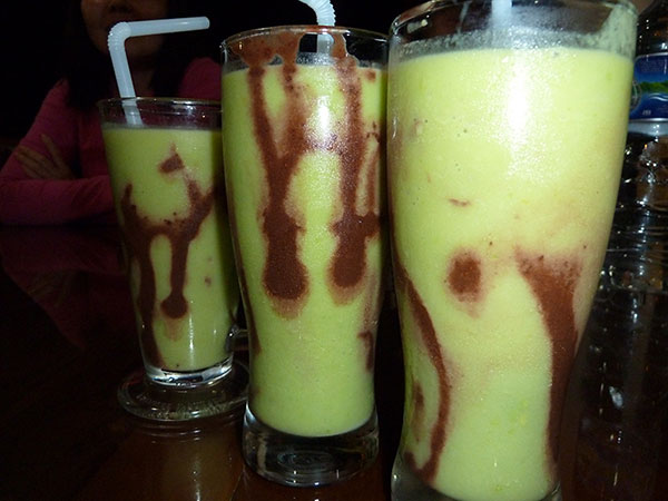 chocolate avocado smoothie